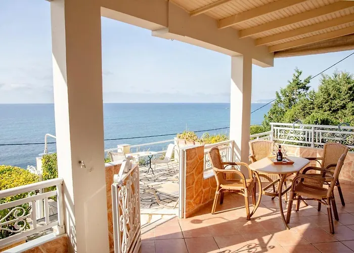 Oceanfront At Παραμόνας